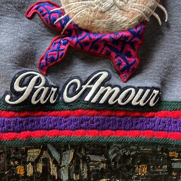 Gently worn Gucci 1/2 length sleeve sweatshirt size 6. - Picture 4 of 6